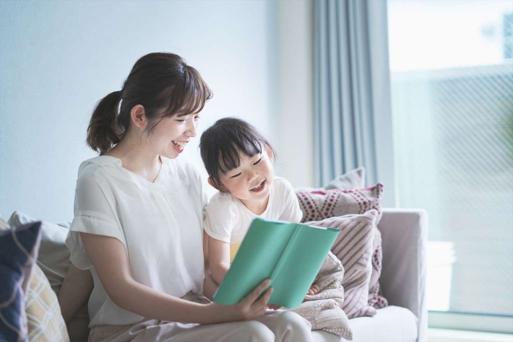 Giúp việc theo giờ chăm bé, dạy bé những thói quen nhỏ hằng ngày