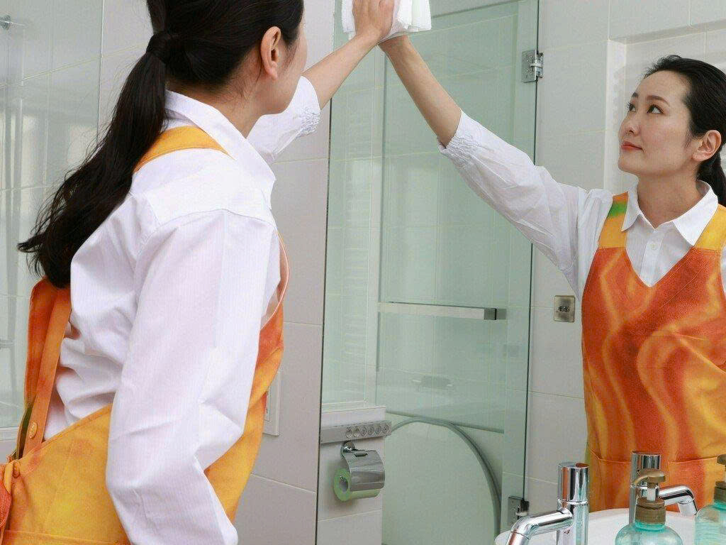 Người phụ việc theo giờ dọn bếp, nấu ăn, giữ không gian sống ấm áp