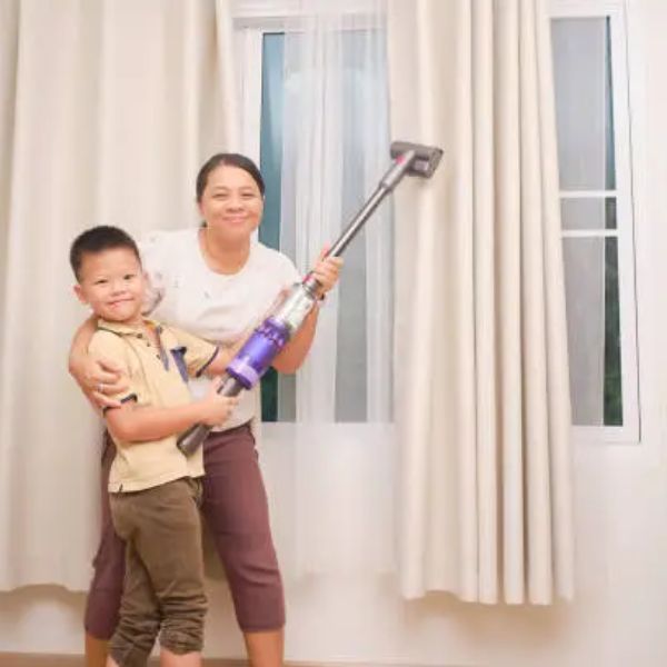 Dọn dẹp nhà cửa trong Dịch vụ giúp việc trông trẻ tại TP.HCM
