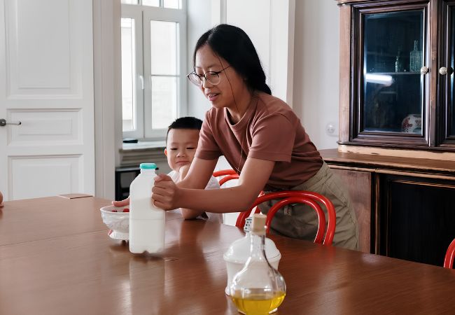 Hai Vợ Chồng Đều Đi Làm, Khi Nào Nên Thuê Giúp Việc Theo Giờ?